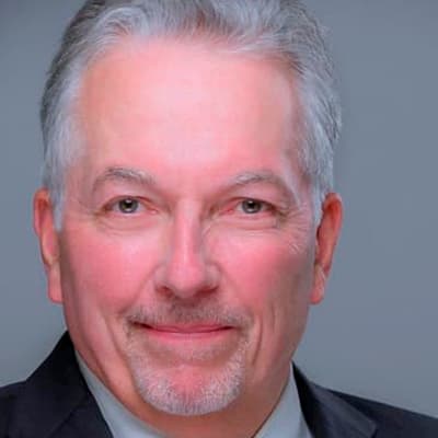 Headshot of Dennis Owens