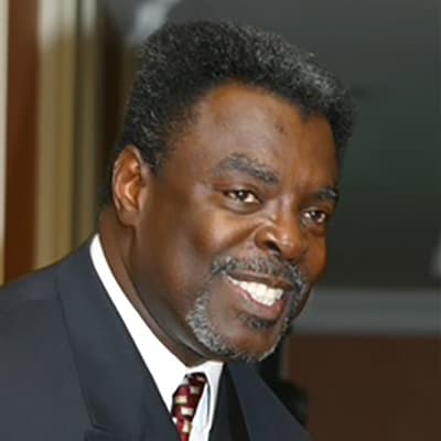 Headshot of Ron Bailey